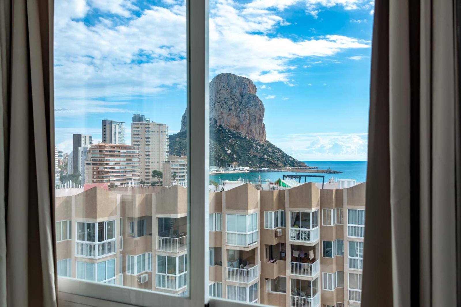 Guzman - Reyna Calpe